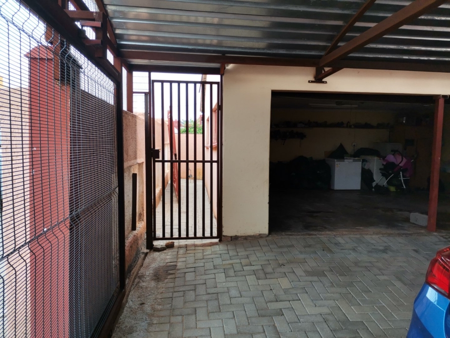 To Let 4 Bedroom Property for Rent in Mabopane North West